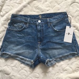 7 For All Mankind Jean shorts. NWT size 26